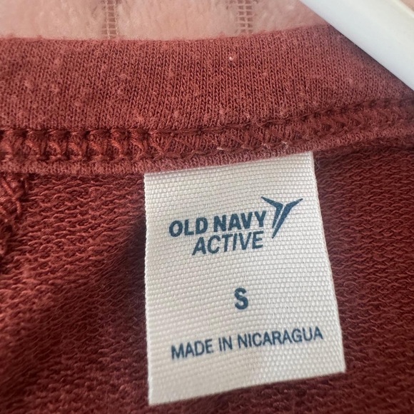 Old Navy Active Brick Red Top - Picture 1 of 3